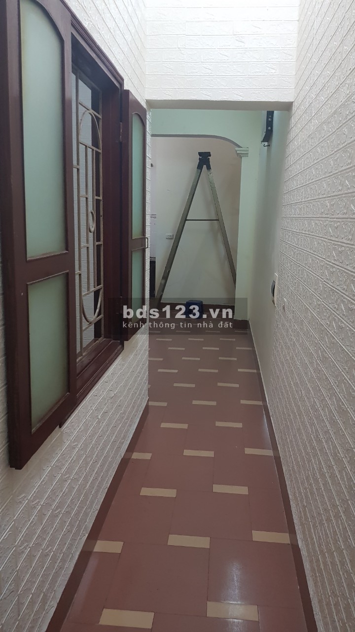 Bán nhà phố Ao Sen 70m 3 tầng, mt 4m, ô tô đỗ cửa 8,5 tỷ
