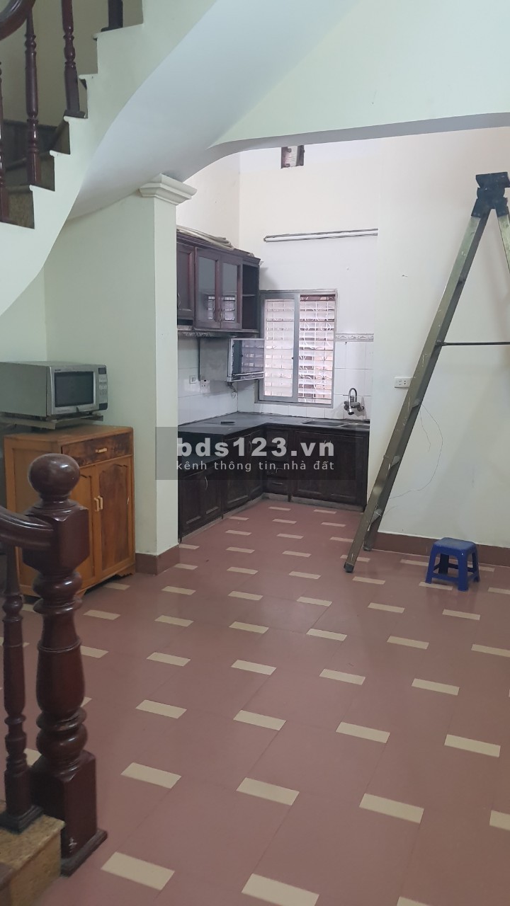 Bán nhà phố Ao Sen 70m 3 tầng, mt 4m, ô tô đỗ cửa 8,5 tỷ
