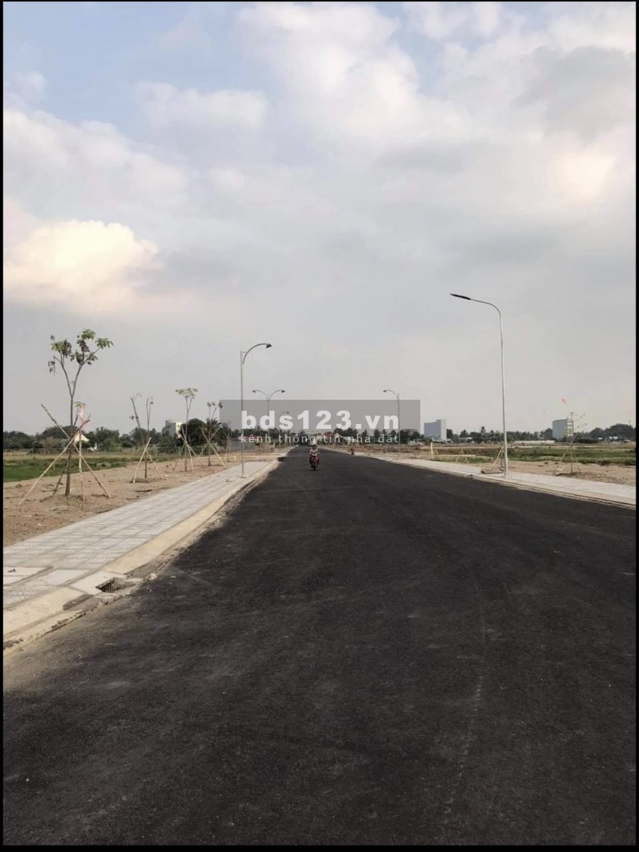 KẸT TIỀN CẦN RA GẤP 2 NỀN LIỀN KỀ GIÁ RẺ