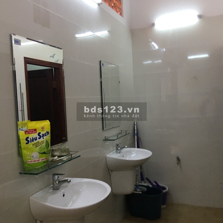 Chính chủ gửi bán nhà mặt tiền Hoàng Hoa Thám, Quận Tân Bình. Nhà trệt 2 lầu, nhà mới thiết kế hiện đại (4x21m)
