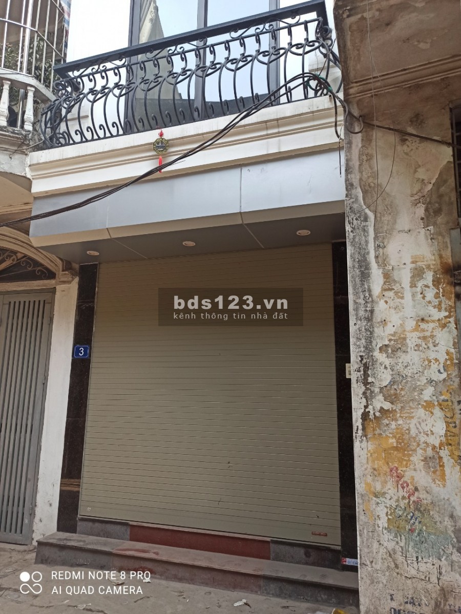 Nhỉnh 4 tỷ, ô tô đỗ cửa, kinh doanh, làm văn phòng, vị trí đắc địa, khu vực sầm uất, đông dân cư, ô tô tránh 10m
