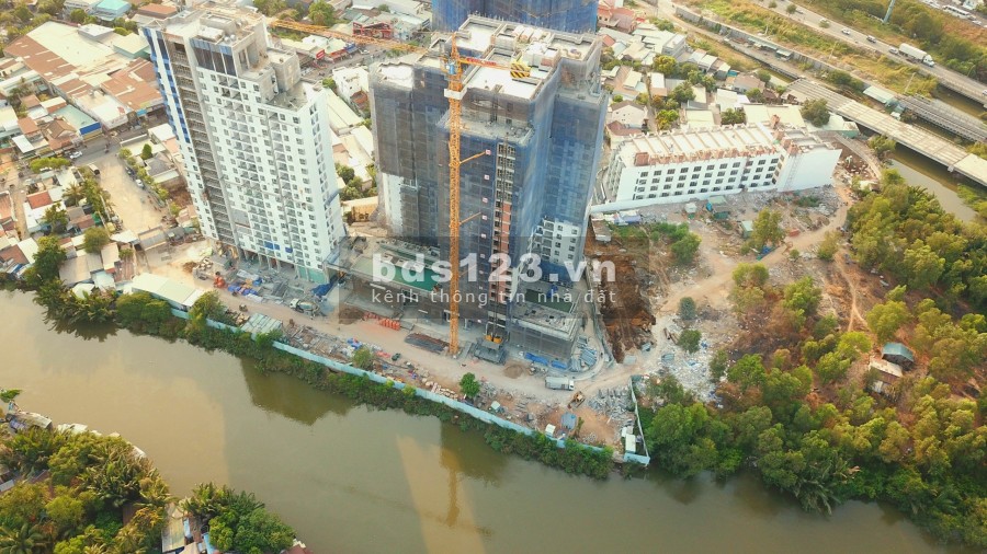 Tôi chính chủ kẹt tiền bán gấp Căn hộ D'lusso 2 PN (B11.06) 68,3m2