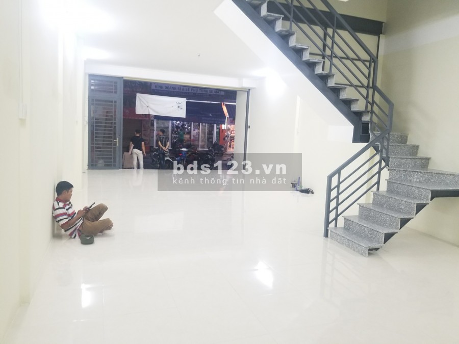 Nhà 6x17m 1 trệt + 1 lầu 33tr đường 15 Tân Quy, Q7