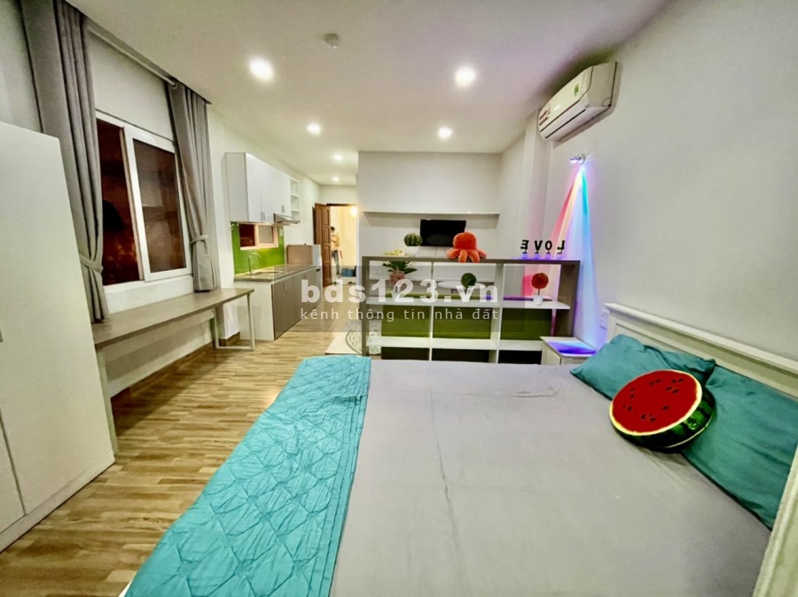 Căn hộ Quận 4 ban công, full đồ mới bến vân đồn.