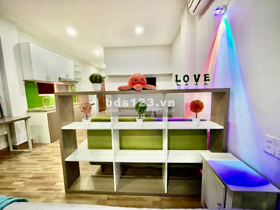 Căn hộ Quận 4 ban công, full đồ mới bến vân đồn.