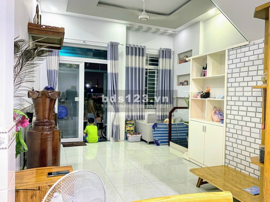 Nhà Đẹp Ngã Tư Ga 4.5x11 2 Tầng Quận 12 Giá 3 Tỷ