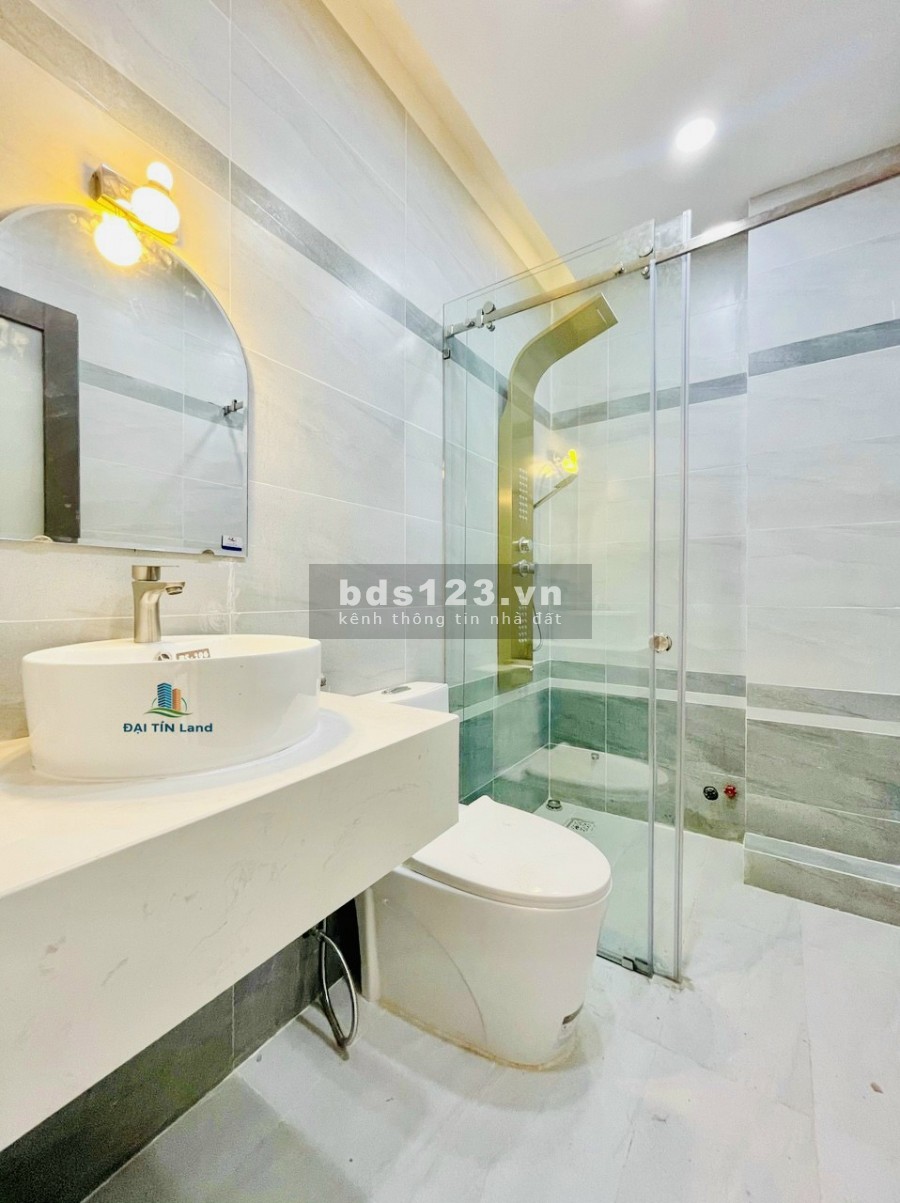 Bán nhà mới xây đường Hiệp Bình, cách ngã 4 Hiệp Bình - Phạm Văn Đồng 100m. nhà trệt + 2 lầu + tum gồm sân để xe hơi 22m2