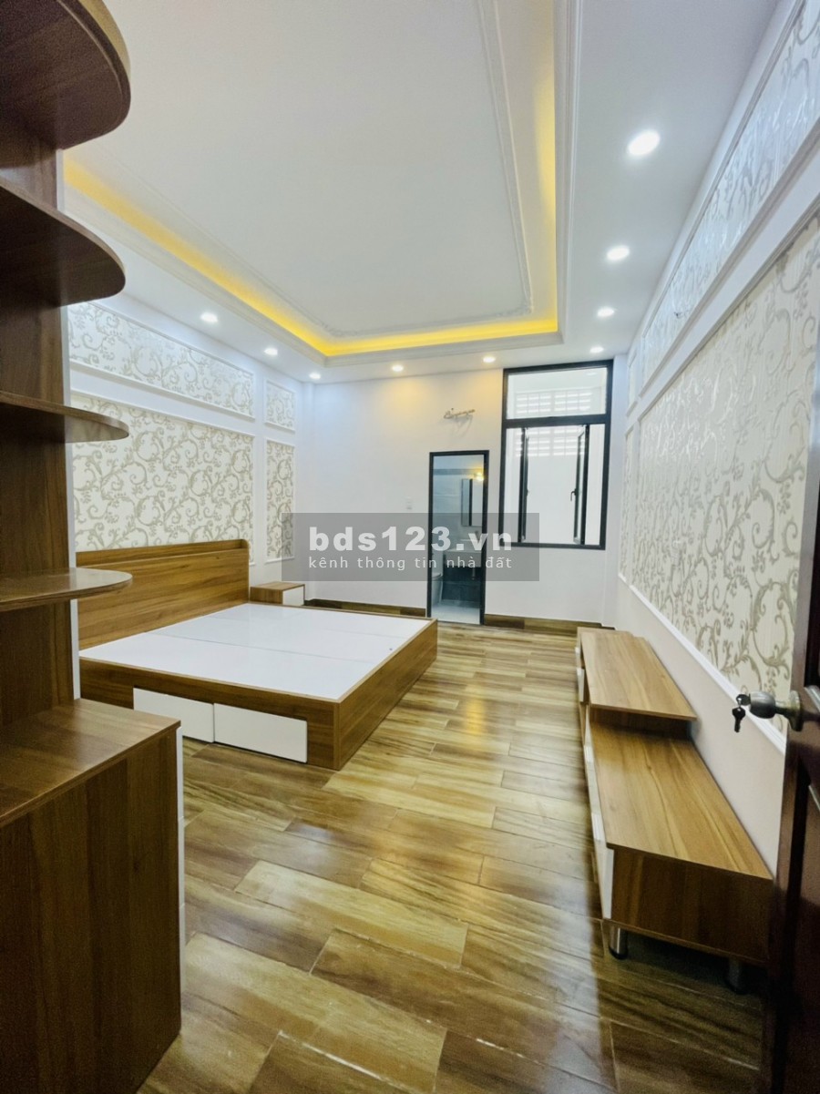 Bán nhà mới xây đường Hiệp Bình, cách ngã 4 Hiệp Bình - Phạm Văn Đồng 100m. nhà trệt + 2 lầu + tum gồm sân để xe hơi 22m2