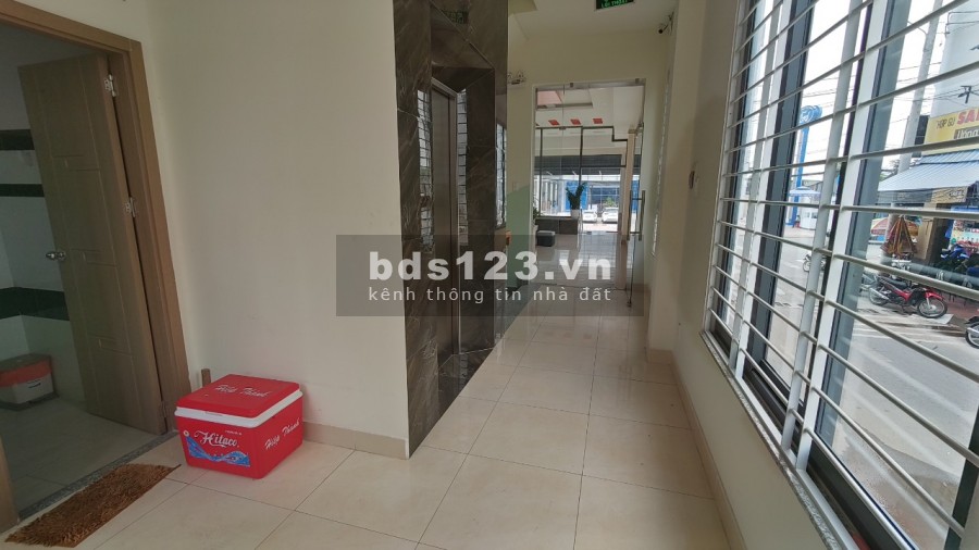 Cho Thuê Mặt Bằng 3 Mặt Tiền Quận 9