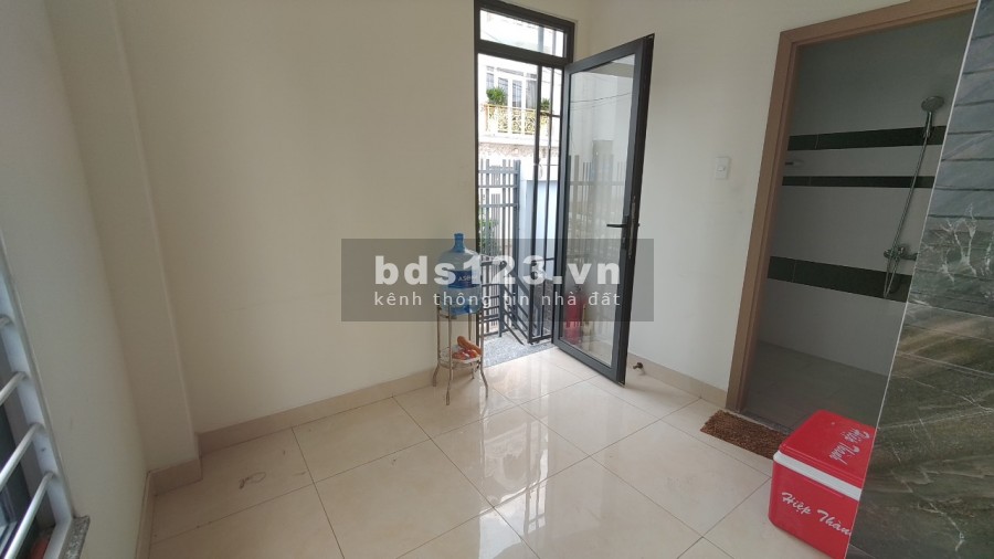 Cho Thuê Mặt Bằng 3 Mặt Tiền Quận 9