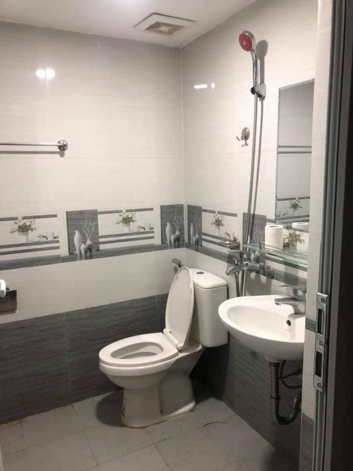 LÔ GÓC, 3 THOÁNG, Ô TÔ VÀO, 30M RA MẶT PHỐ, ĐẸP LONG LANH