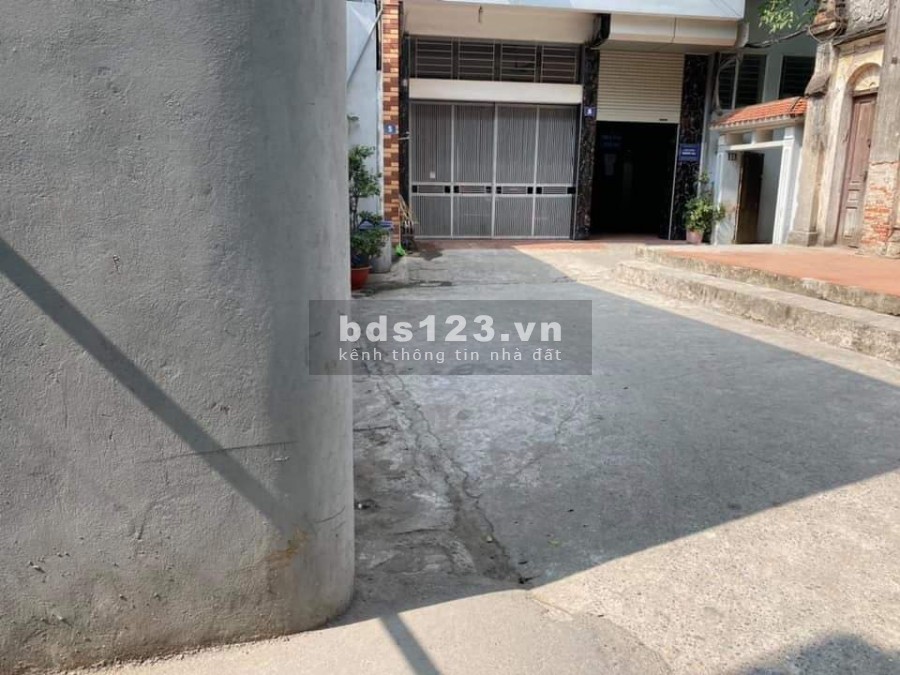 Bán nhà 4 TẦNG phố Lê Đức Thọ, DT 44M2, MT 4.5M, Lô Góc, Ô TÔ đỗ cửa. Full Nội thất Khách chỉ xách Vali về ở. Giá chỉ 3.95 Tỷ. LH:0961427470