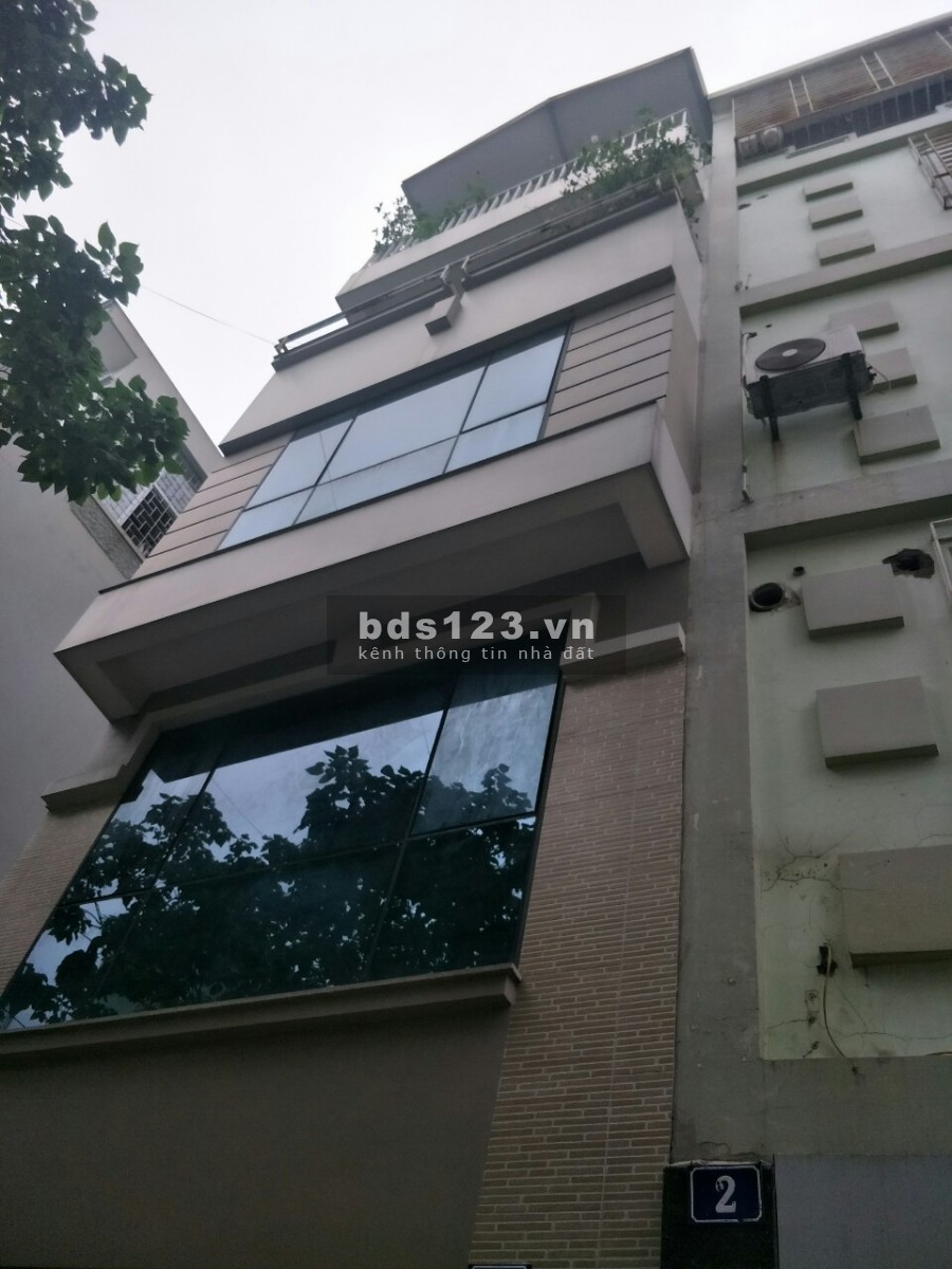 Bán nhà Bồ Đề 50m2 x 4 tầng, 4m mặt tiền, giá 5 tỷ. Ô tô vào nhà, Ở sướng, Kinh doanh.