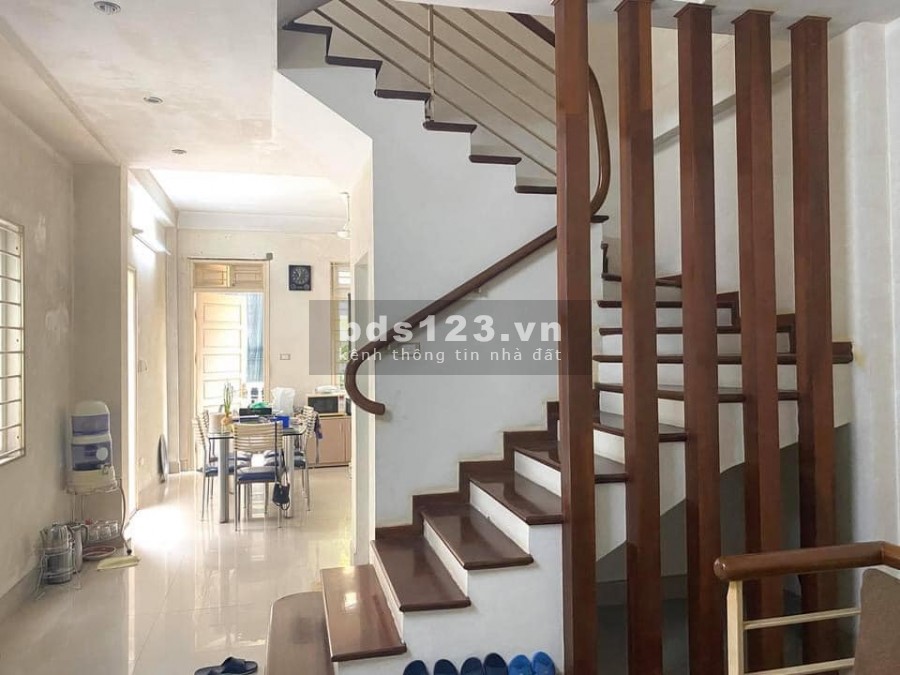 Bán nhà riêng Đường Huỳnh Thúc Kháng. Đống Đa. Vỉa hè, Kinh doanh, ô tô. nhỉnh 16 tỷ.