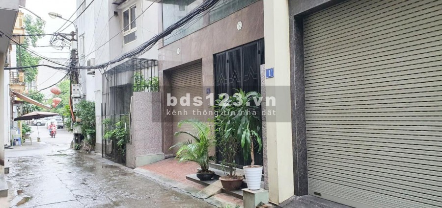 Bán nhà Bồ Đề 50m2 x 4 tầng, 4m mặt tiền, giá 5 tỷ. Ô tô vào nhà, Ở sướng, Kinh doanh.
