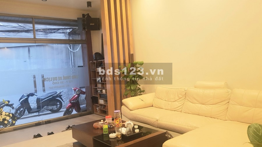 Bán nhà nguyên căn không gian ấm cũng mặt tiền đường lớn Cầu Giấy, sổ đẹp chính chủ