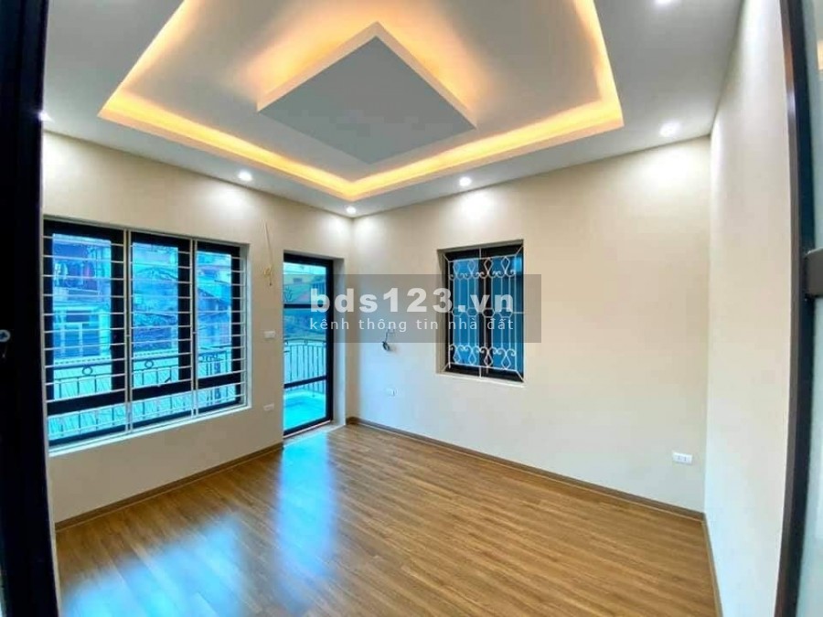 Chính chủ bán nhà Mỹ Đình, DT 37m2 x 5 tầng, 40m ôtô tránh, MT 4.2m, chỉ 3.85 tỷ.