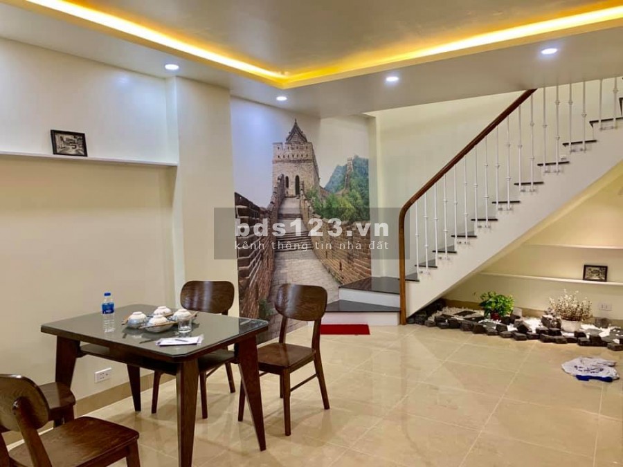 Chính chủ bán nhà Mỹ Đình, DT 37m2 x 5 tầng, 40m ôtô tránh, MT 4.2m, chỉ 3.85 tỷ.