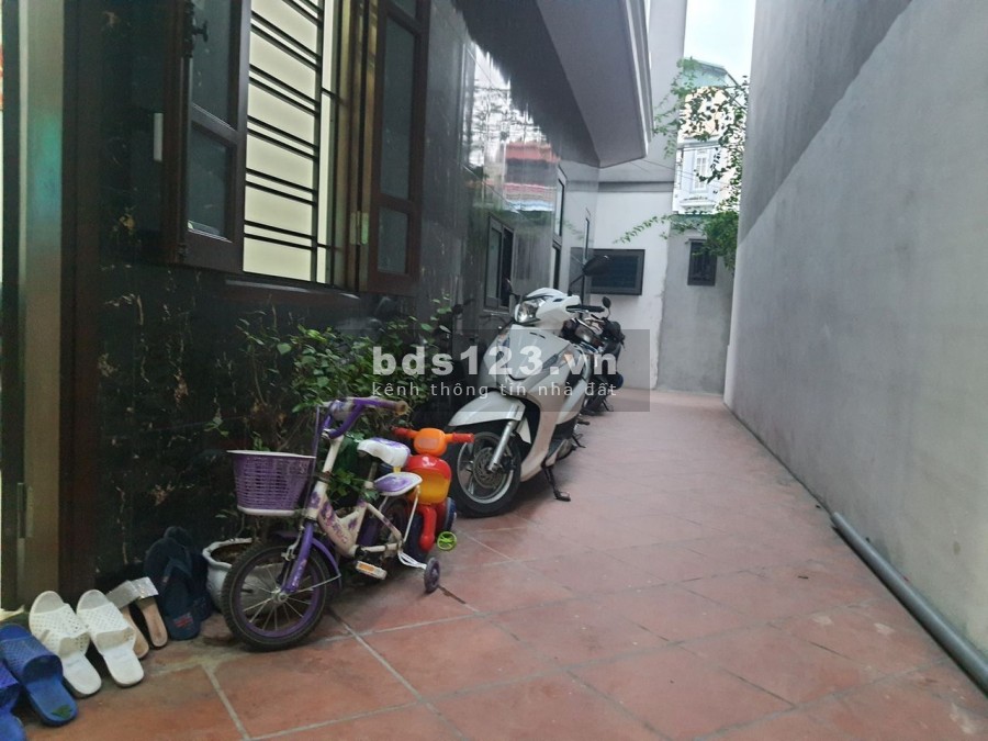 Nguyễn Văn Cừ diện tích 47m, 5 tầng, mặt tiền 4 m giá bán 5.4 tỷ