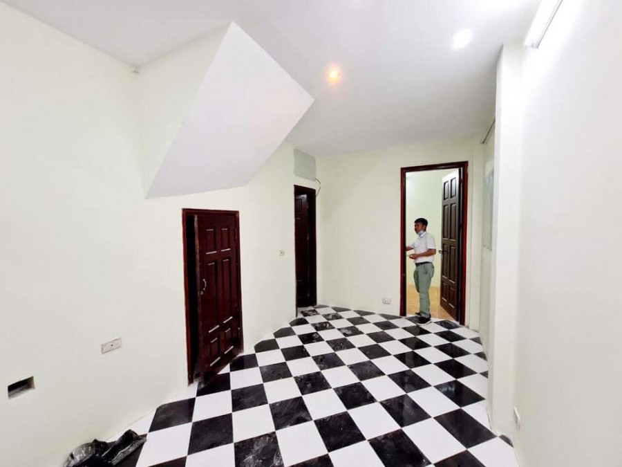 Bán Nhà 40m2 x 6 Tầng Lô Góc, Ô Tô Tránh, Kinh Doanh, Quận Cầu Giấy Chỉ 6.6 Tỷ.