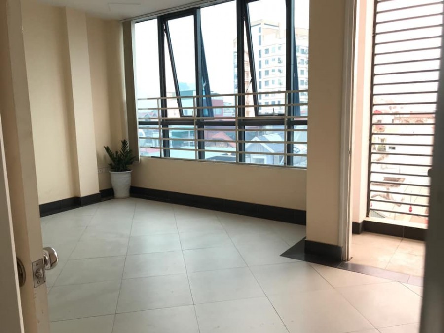 Hoàng Quốc viêt 64m 8 tầng thang máy giá nhỉnh 10 tỷ
