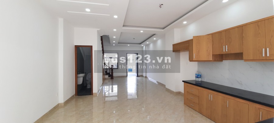 CHO THUÊ NHÀ NGUYÊN CĂN 1 TRỆT 2 LẦU, 5X20M, KDC THĂNG LONG HOME, TP. THỦ ĐỨC, HCM / GIÁ 18TR/ THÁNG