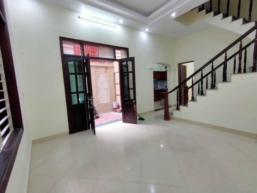 Bán nhà Tam Trinh, cách mặt phố 50m, 71m2, mặt tiền 7m, giá 4.5 tỷ