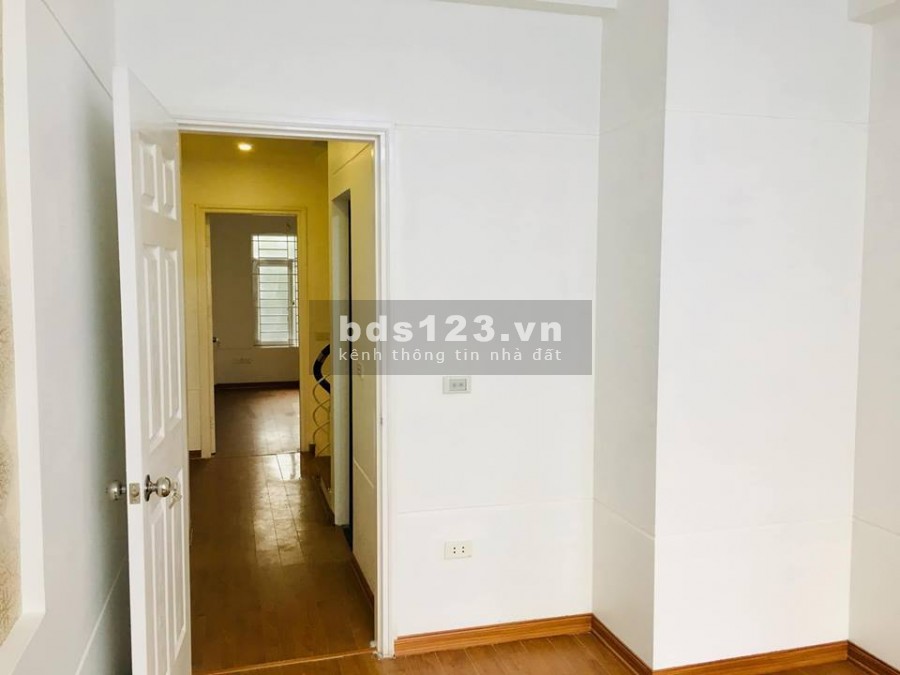 Bán nhà Bồ Đề Long Biên 58m2*4T Ô tô vào nhà Ngõ thông Nhà đẹp