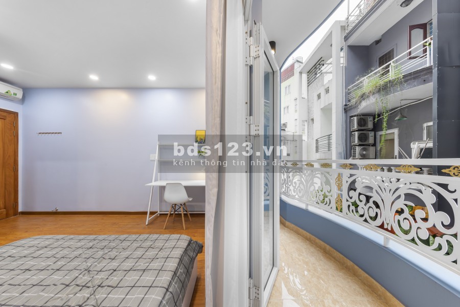 Căn hộ siêu to hẻm xe tăng vòng xoay phù đổng gần takashimaya Vincom quận 1