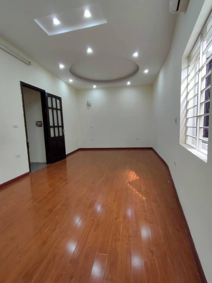 Bán nhà Tam Trinh, cách mặt phố 50m, 71m2, mặt tiền 7m, giá 4.5 tỷ