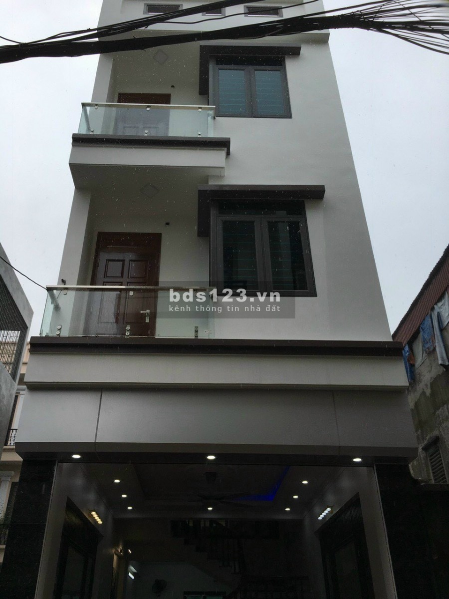 Bán nhà phố Phạm Đình Hổ, TP Hải Dương, 50m2, mt 4.1m, 3.5 tầng, gara, 2 tỷ 7xx tr