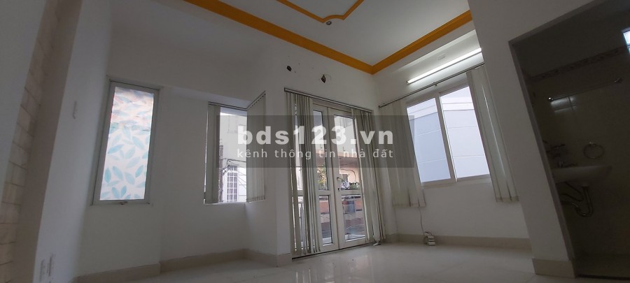 Bán Nhà Phố Trung Tâm Quận Bình Thạnh DT: 95m2, Giá: 10.5 Tỷ. LH: 0932155399.
