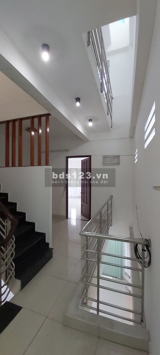 Bán Nhà Phố Trung Tâm Quận Bình Thạnh DT: 95m2, Giá: 10.5 Tỷ. LH: 0932155399.