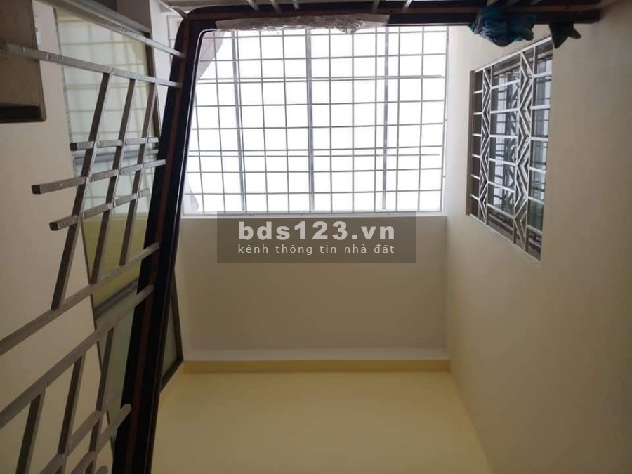Bán nhà 4 TẦNG phố Lê Đức Thọ, DT 44M2, MT 4.5M, Lô Góc, Ô TÔ đỗ cửa. Full Nội thất Khách chỉ xách Vali về ở. Giá chỉ 3.95 Tỷ. LH:0961427470