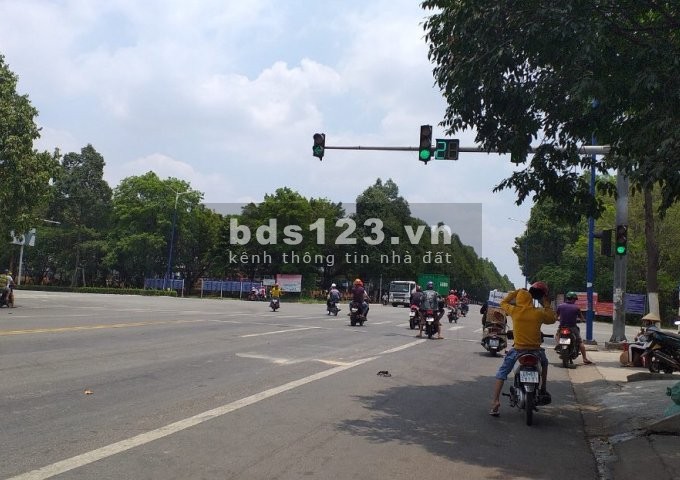 Gia đình ở xa không người quản lý cần bán căn nhà trọ tại kcn&đô thị mỹ phước 3 đông dân