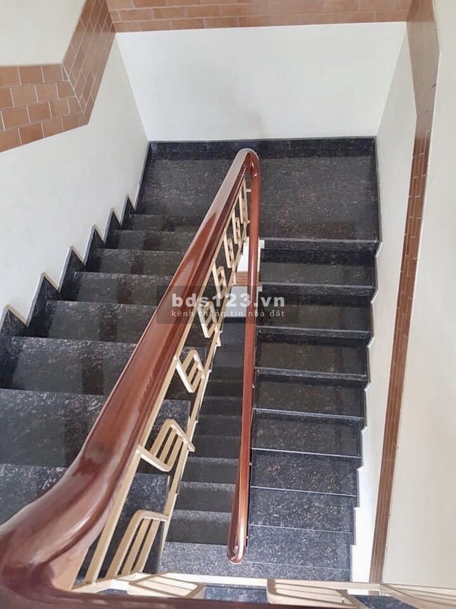 Bán Nhà Đường Vườn Chuối, Xe Tải Ở Trong Nhà, Thu Nhập Khủng, Giá Tốt