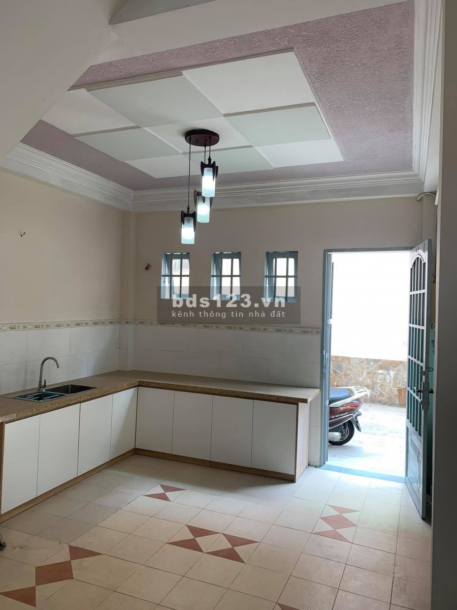 Bán nhà hai mặt tiền ÔTô Trần Văn Quang, 4 lầu, 44m2 kinh doanh sầm uất.