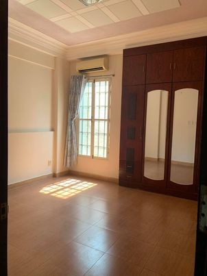 Bán nhà hai mặt tiền ÔTô Trần Văn Quang, 4 lầu, 44m2 kinh doanh sầm uất.