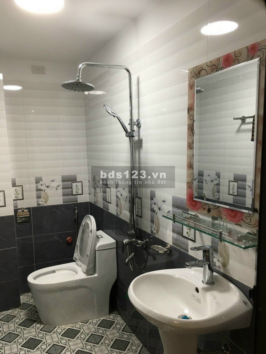 Bán nhà phố Phạm Đình Hổ, TP Hải Dương, 50m2, mt 4.1m, 3.5 tầng, gara, 2 tỷ 7xx tr