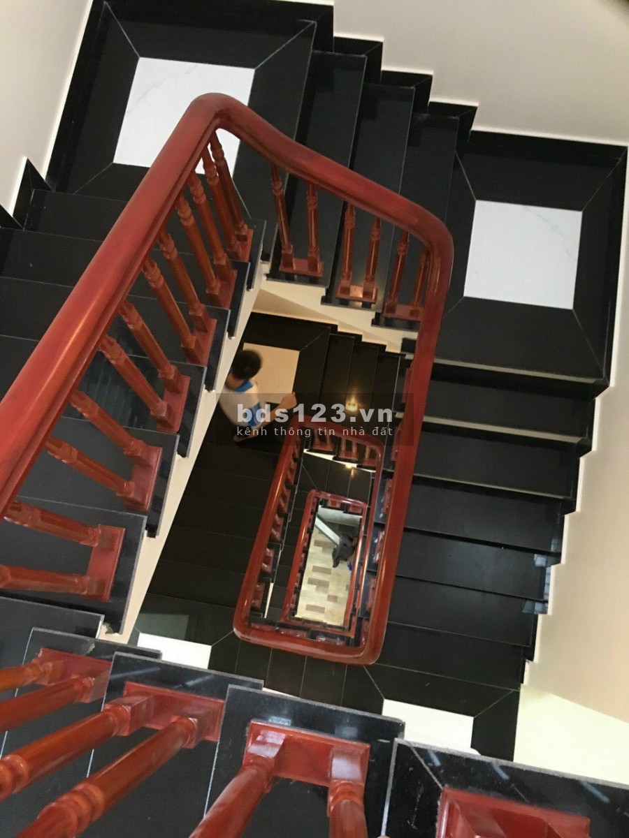 Bán nhà phố Phạm Đình Hổ, TP Hải Dương, 50m2, mt 4.1m, 3.5 tầng, gara, 2 tỷ 7xx tr