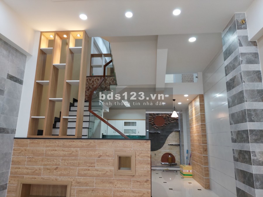 Hẻm nhựa 5m đường Lũy Bán Bích, 82m2, 5 Tầng, 7.8 tỷ