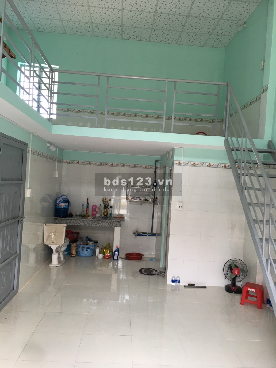 Gia đình ở xa không người quản lý cần bán căn nhà trọ tại kcn&đô thị mỹ phước 3 đông dân