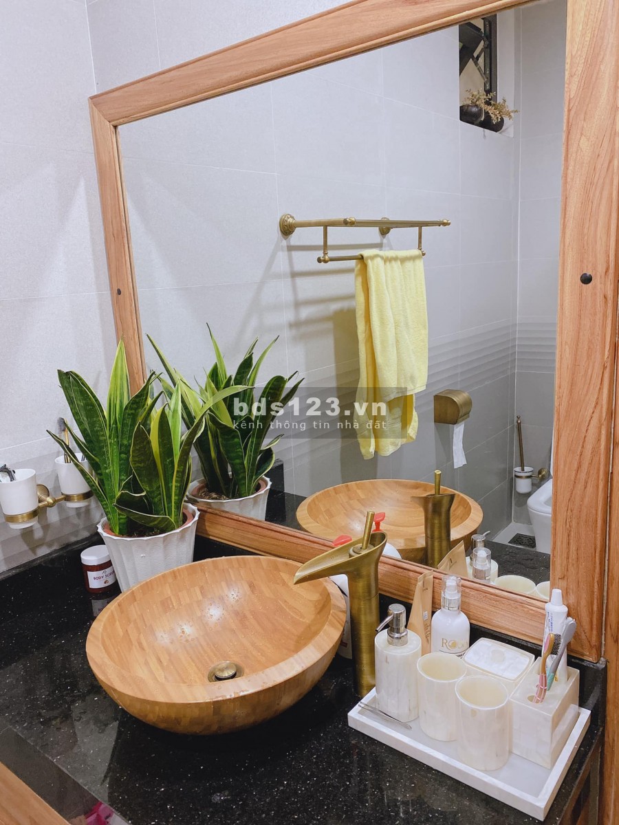 Bán nhà tặng nội thất đườngTrần Phú, diện tích 75m2, 5 tầng, mặt tiền 5m giá chỉ 6 tỷ