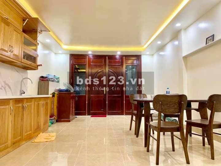 Bán nhà Hoàng Hoa Thám-BT. 3 Tầng. 40m2. HXH. Giá tốt