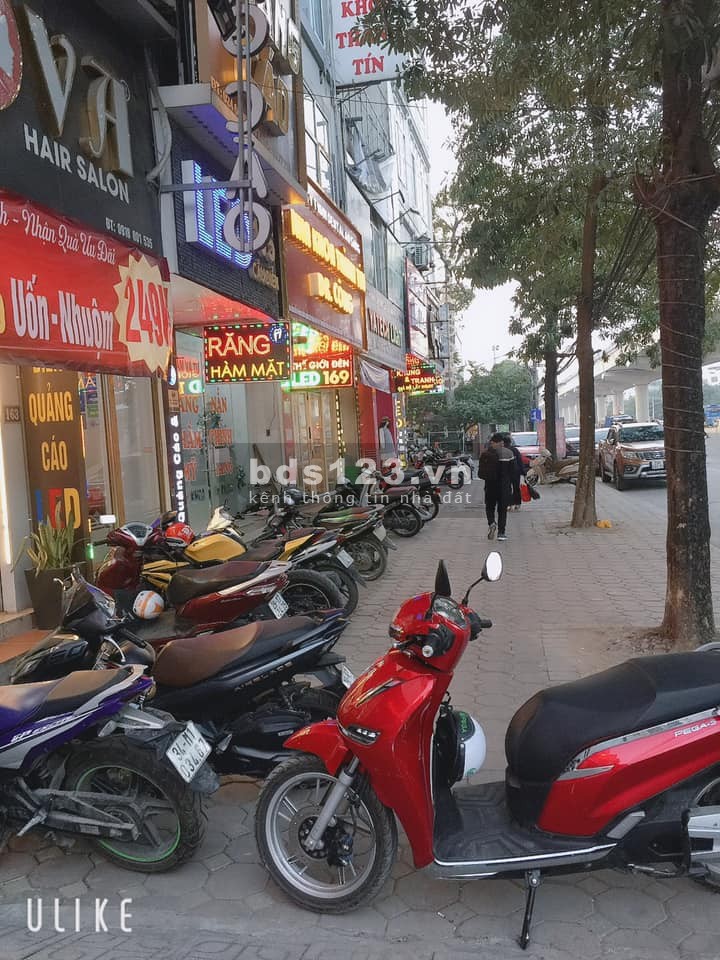 Bán nhà mặt phố Cầu Diễn vỉa hè ô tô tránh đường như sân bóng kinh doanh đẳng cấp