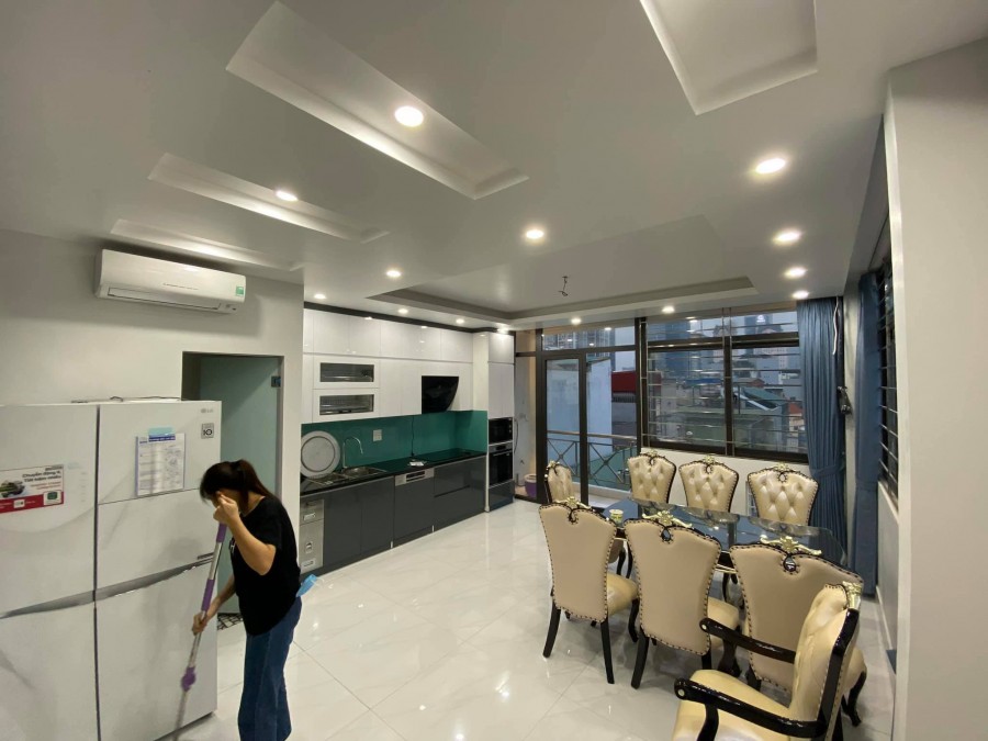 Bán nhà đẹp mặt phố Thiên Hiề̂̀n, ô tô tránh, thang máy, DT 63m2, 6T, MT 5.1M, giá 16.5 tỷ