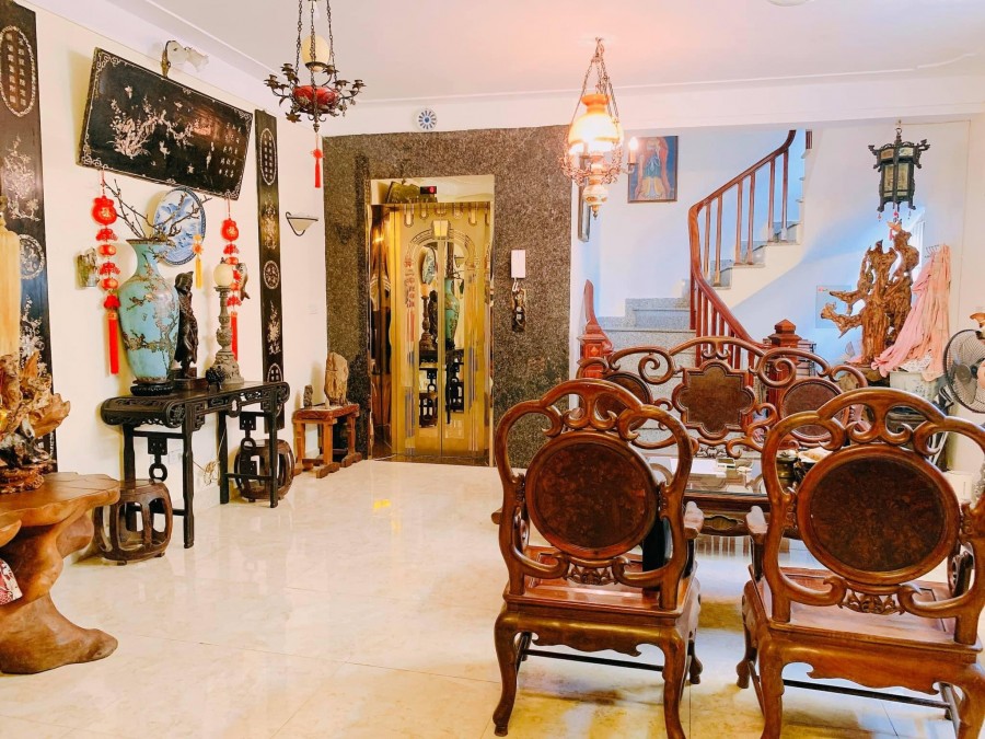 Siêu Hiếm Nhà Hoàng Diệu, Ngõ Ô Tô, Khu Vip, 50m2, MT 4m, 14.2 Tỷ, Lô Góc, Thoáng Mát