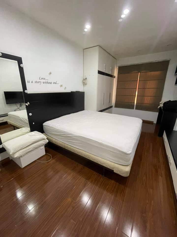Siêu Hiếm Nhà Hoàng Diệu, Ngõ Ô Tô, Khu Vip, 50m2, MT 4m, 14.2 Tỷ, Lô Góc, Thoáng Mát