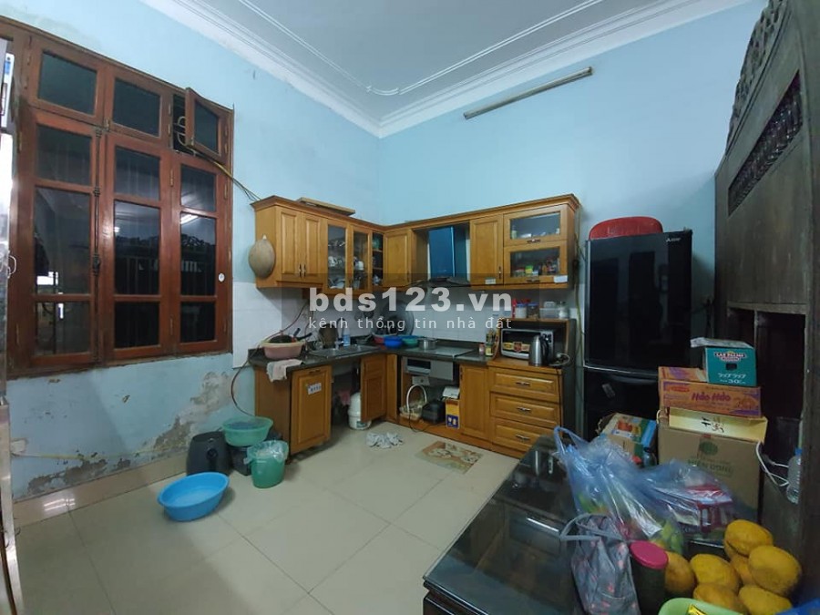 Bán nhà Nguyễn Văn Cừ, 74 m2, 3 tầng, Ô TÔ ĐỖ TRONG SÂN, non 8 tỷ