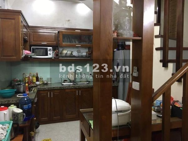 Bán nhà Hoàng Văn Thái, ô tô đỗ cửa, khu vực dân trí cao, an ninh tốt Diện tích 37 mét. Giá 3.8 tỷ